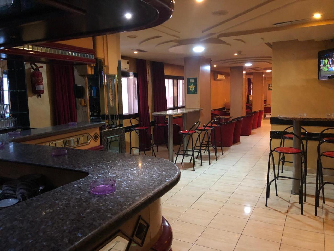 Hotel Amine Сфакс Екстериор снимка